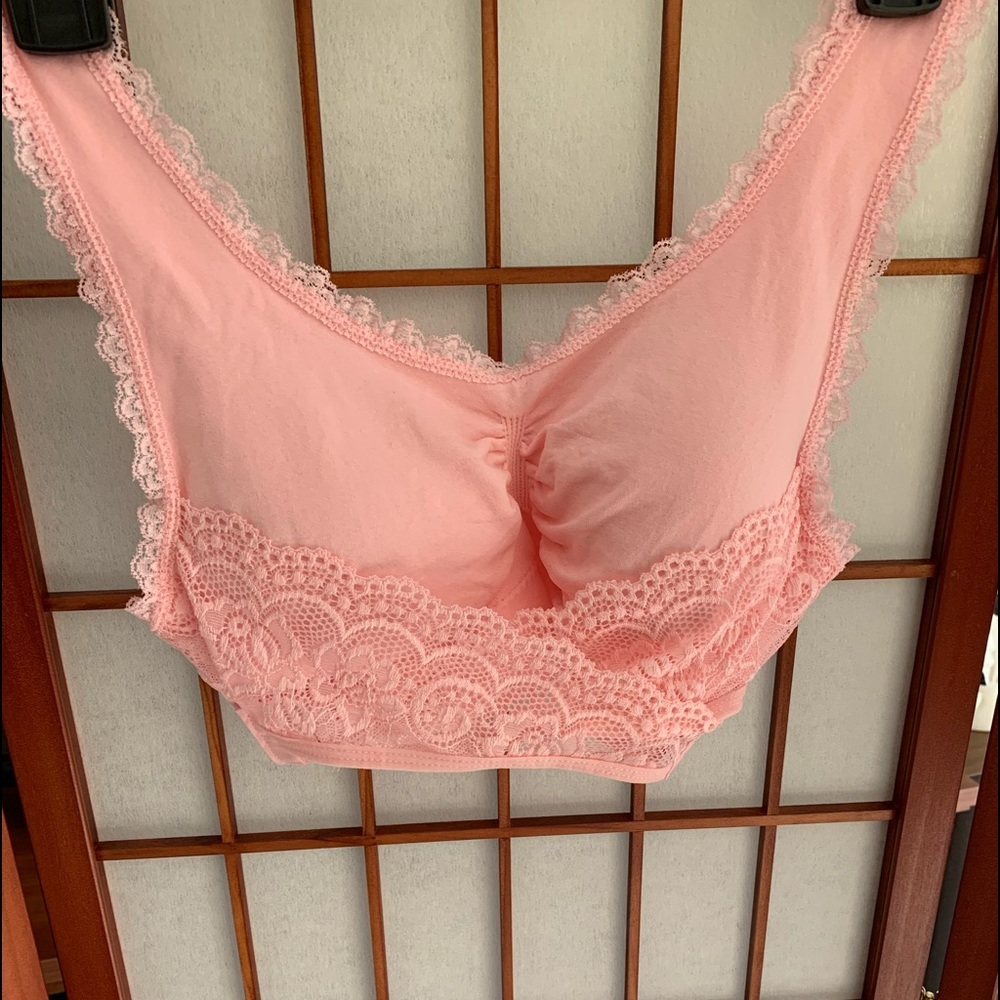 5/$30⚡️Pink cross over bra size M⚡️